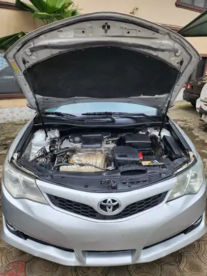 Toyota Camry LE 4dr Sedan (2.5L 4cyl 6A) 2012 Silver