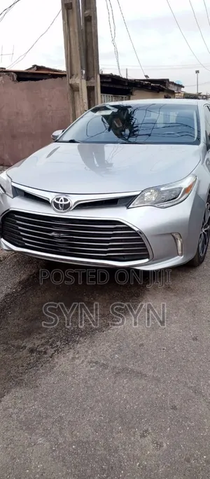 Toyota Avalon XLE FWDSedan (3.6L 6cyl 6A) 2016 Silver
