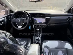 Toyota Corolla LE 2020 White