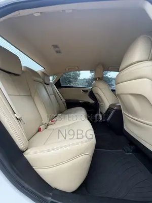 Toyota Avalon XLE FWDSedan (3.6L 6cyl 6A) 2016 White