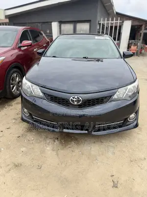 Toyota Camry SE 4dr Sedan (2.5L 4cyl 6A) 2013 Gray