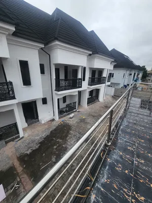 11bdrm Block of Flats in Mtn Mast Ugbor Gra, Benin City for sale