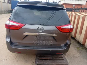 Toyota Sienna 2015 Gray