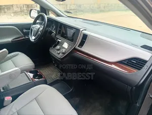 Toyota Sienna 2015 Gray
