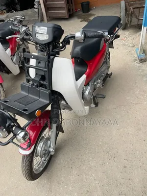 Honda CB 2025 Red