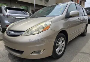 Toyota Sienna 2006 Gold