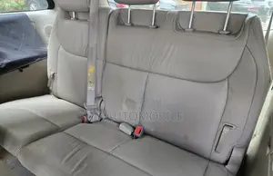 Toyota Sienna 2006 Gold
