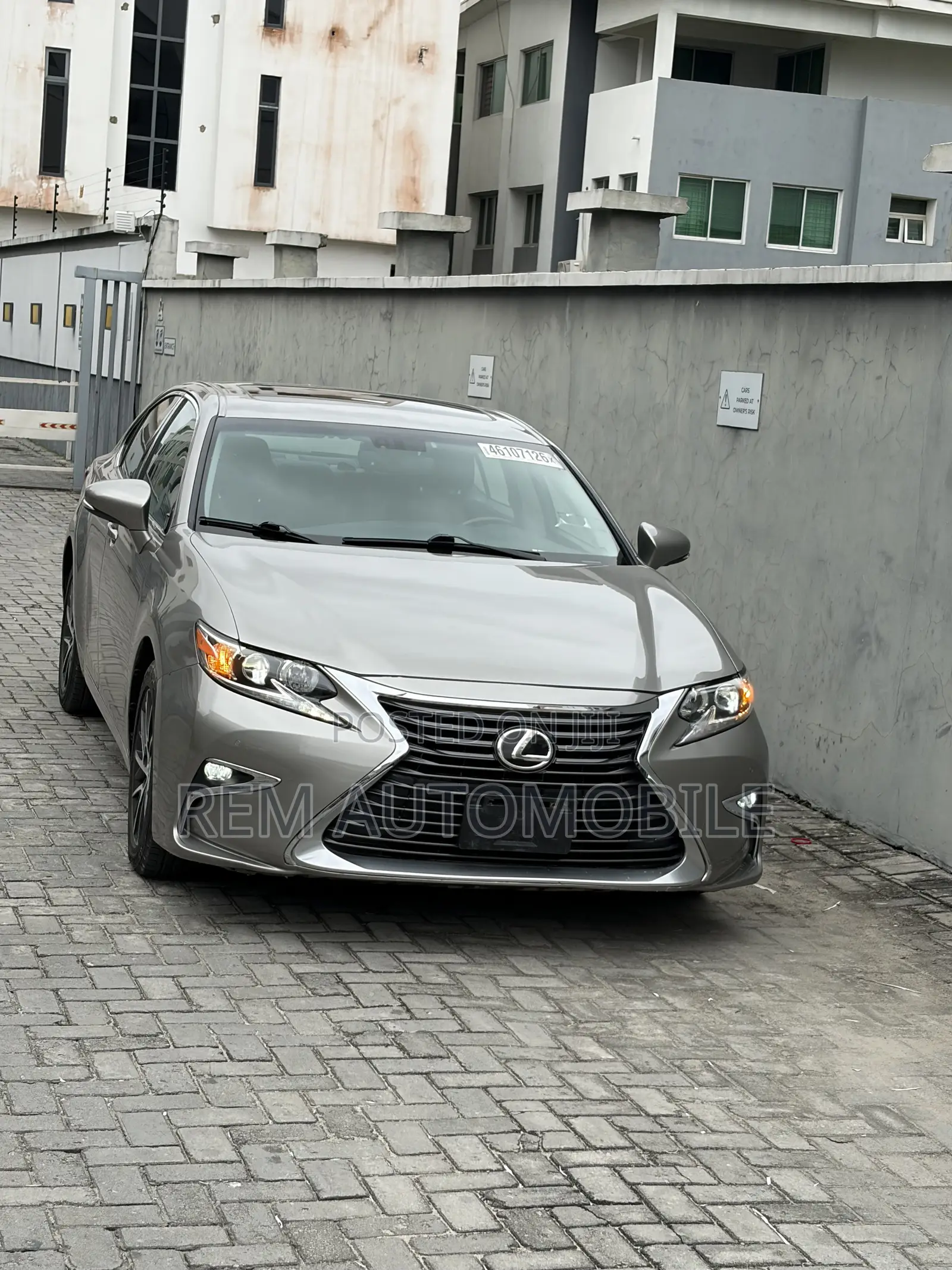 Lexus ES 2016 Silver