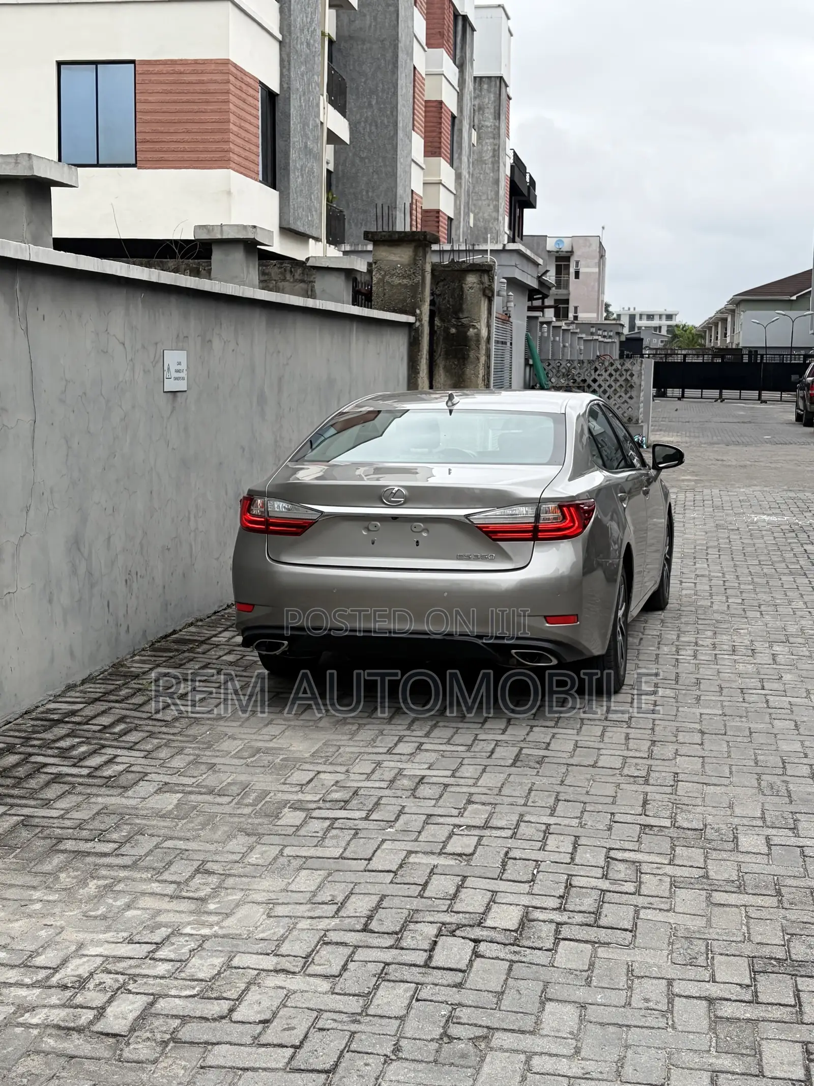 Lexus ES 2016 Silver