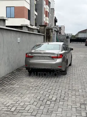 Lexus ES 2016 Silver