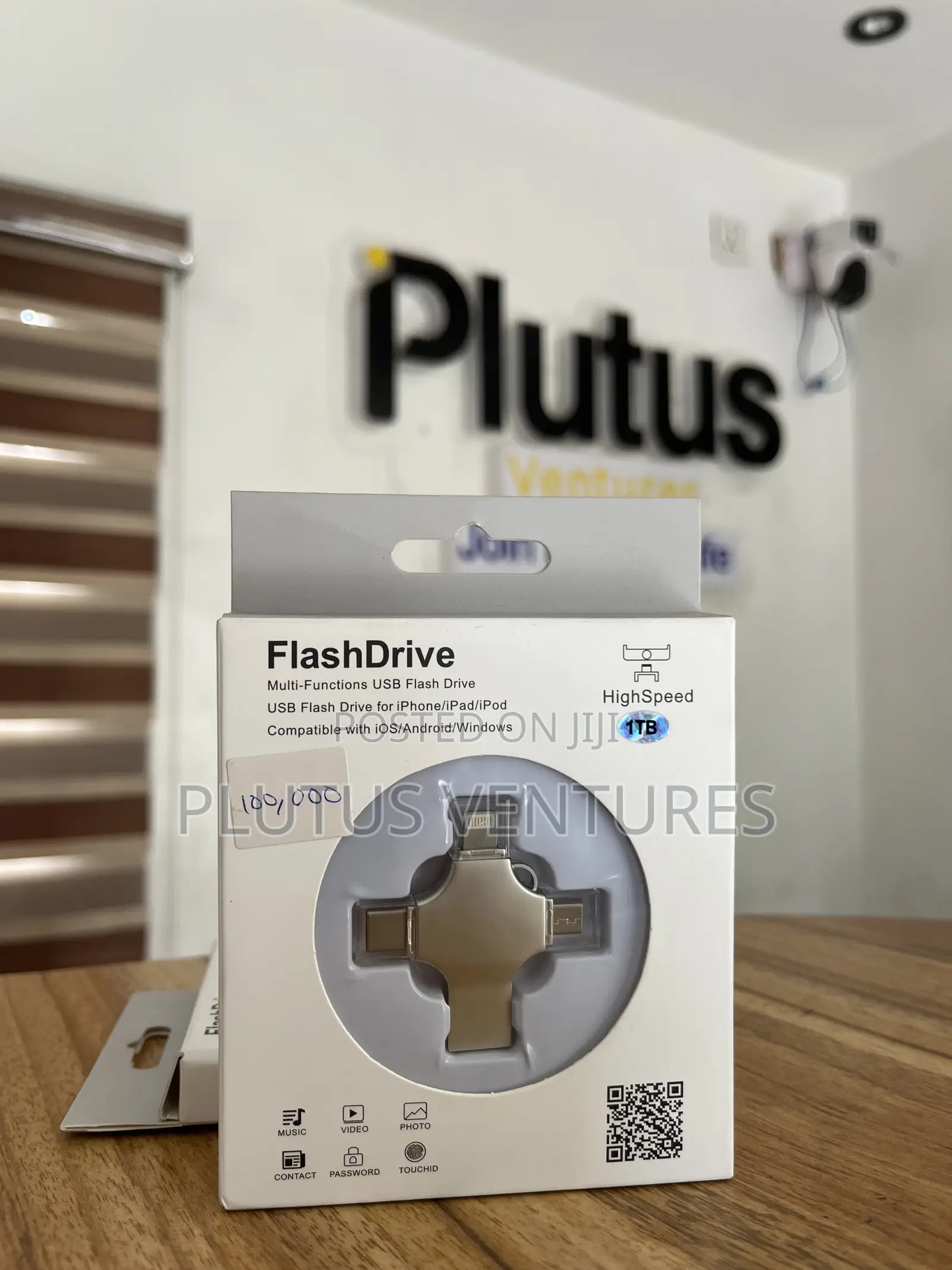 4-in-1 1TB Flash Drive