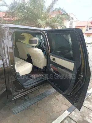 Toyota Tundra 2022 Black