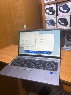 Laptop HP ZBook Firefly G8 16GB Intel Core i7 SSD 512GB