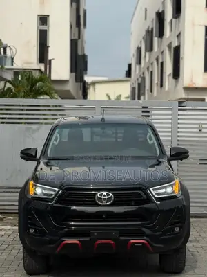 Toyota Hilux 2024 Black