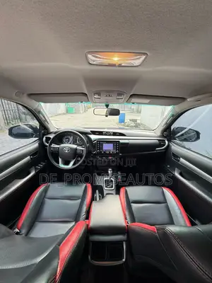 Toyota Hilux 2024 Black