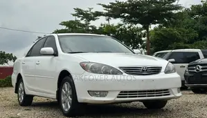 Toyota Camry LE 4dr Sedan (2.4L 4cyl 4A) 2004 White