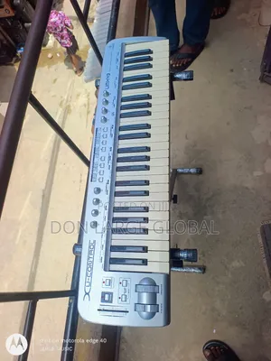 Behringer Unx49 Midi Controller