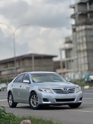 Toyota Camry 2010 Silver