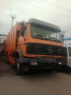 Mercedes Benz 2527 Refuse Compactor Truck 10 Tyres (Foreign Used)