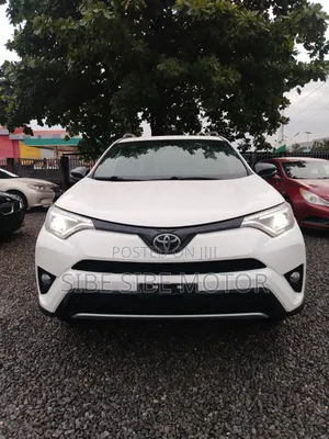 Toyota RAV4 SE FWD (2.5L 4cyl 6A) 2017 White