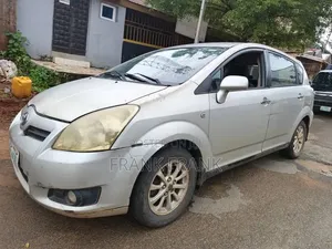 Toyota Verso 2009 Silver