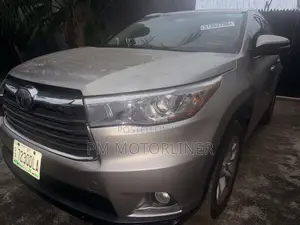 Toyota Highlander Limited Platinum V6 4x2 (3.5L 6cyl 6A) 2016 Gold