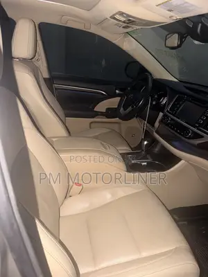 Toyota Highlander Limited Platinum V6 4x2 (3.5L 6cyl 6A) 2016 Gold