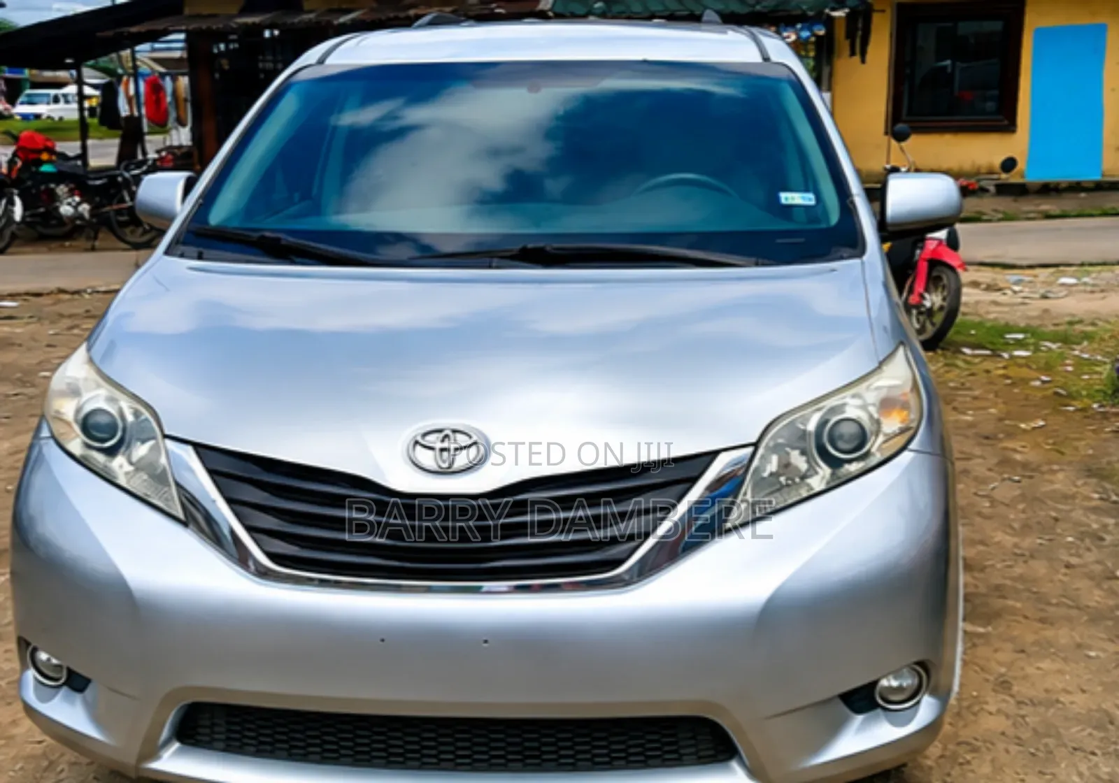Toyota Sienna 2012 Silver