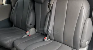 Toyota Sienna 2012 Silver