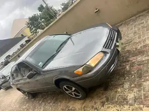 Toyota Camry 2000 Gray