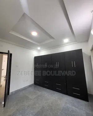 3bdrm Block of Flats in Durumi for rent