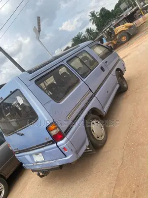 Mitsubishi L300 2005 Blue