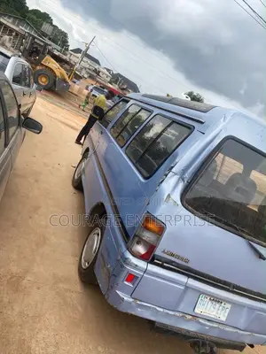 Mitsubishi L300 2005 Blue