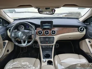 Mercedes-Benz GLA 250 2016 Black