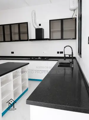 5bdrm Duplex in Buenavista Estate, Ikota for rent