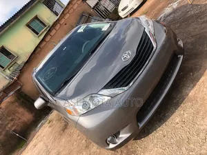 Toyota Sienna L FWD 7 Passenger 2013 Gray
