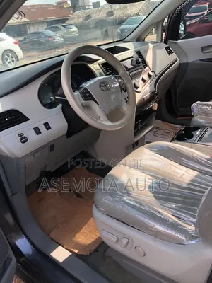 Toyota Sienna L FWD 7 Passenger 2013 Gray