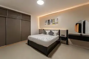 Luxury 3 Bedroom Apartment (Clover)