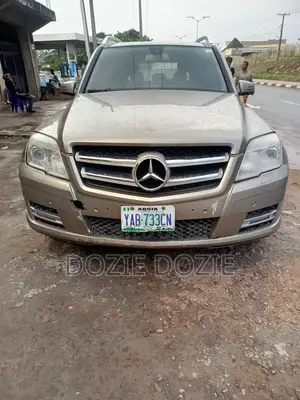 Mercedes-Benz GLK-Class 2010 Gold