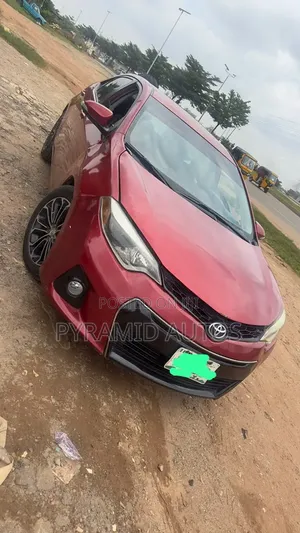 Toyota Camry 2015 Maroon
