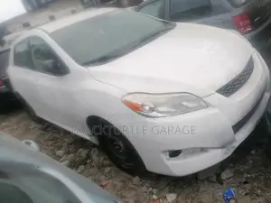 Toyota Matrix 2012 White
