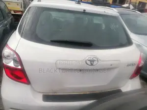 Toyota Matrix 2012 White