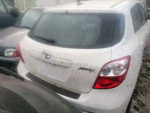 Toyota Matrix 2012 White