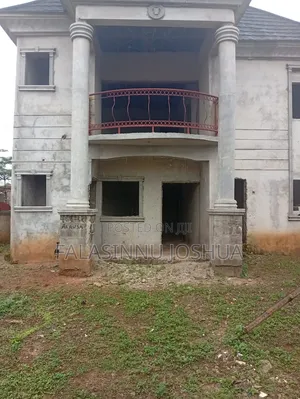 9bdrm House in Ijede / Ikorodu for sale
