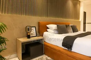 Luxury 3 Bedroom Apartment (Walnut)