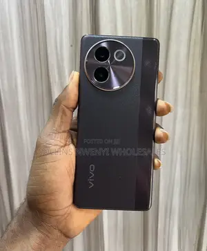 Vivo V30e 256 GB Gold