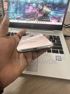 Apple iPhone X 64 GB White