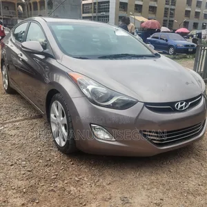 Hyundai Elantra 2012