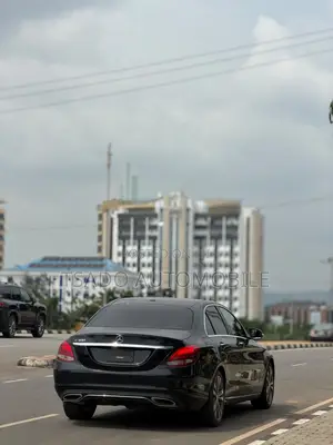Mercedes-Benz C300 2016 Black