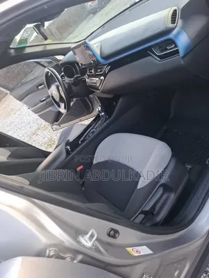 Toyota C-HR XLE Prermium FWD (2.0L 4cyl 2AM) 2018 Silver
